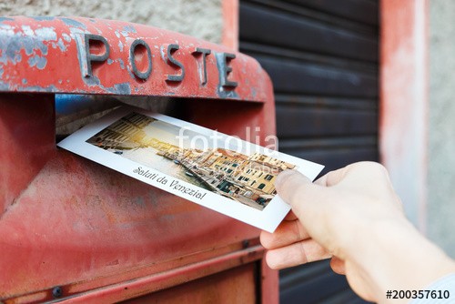 Indirizzo e messaggio scritto a mano + postalizzazione